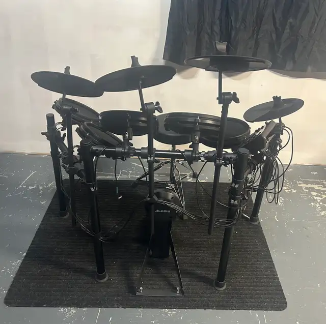 ALESIS Electronic Drum Kit408078523690526720