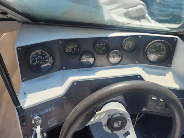 Boat for sale in Powerboats & Motorboats in Saint John - Image 6