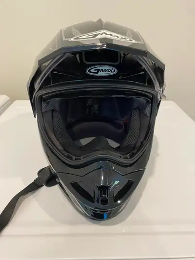 GMAX Helmet Black. Large size very clean only one small mark on dbl thick visor.