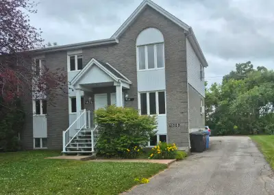 APPARTEMENT 5 1/2 À LOUER