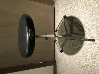 Peavey double braced drum throne. Great condition. $150.00. Check out my other ads
