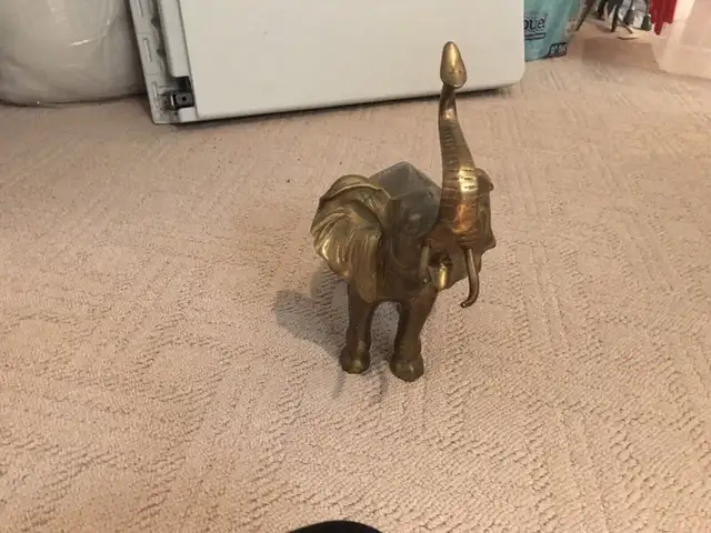 Brass Elephant Statue in Home Décor & Accents in Delta/Surrey/Langley - Image 3