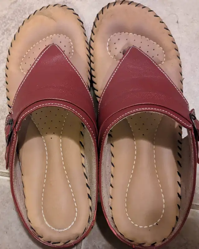 Moving sale - MANY household items - Excellent condition in Garage Sales in Guelph - Image 11