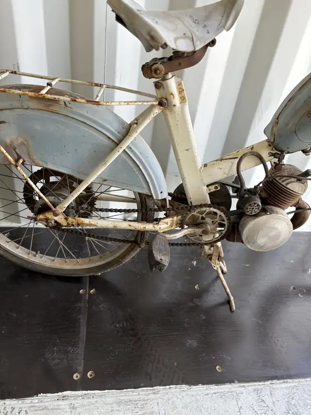 Extremely Rare Moped in Other in Saskatoon - Image 6