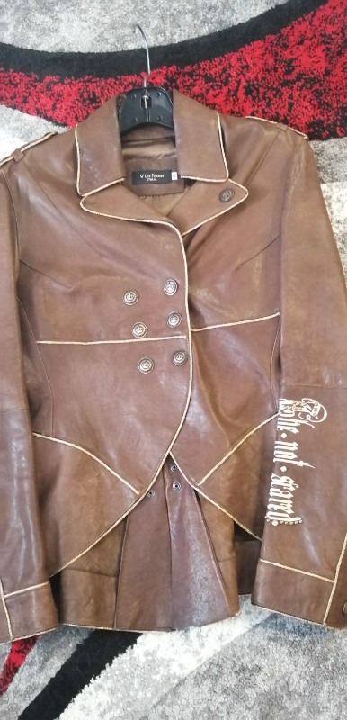 Manteau de cuir véritable dans Femmes - Hauts et vêtements d'extérieur  à Saint-Hyacinthe