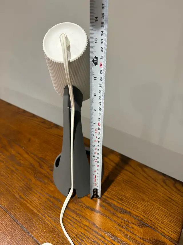 IKEA SVALLLET Desk Lamp in Indoor Lighting & Fans in City of Toronto - Image 5