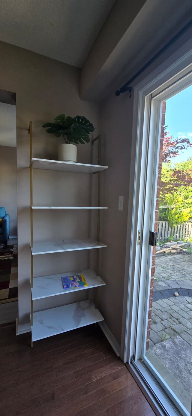 Decor stand in Bookcases & Shelving Units in Kitchener / Waterloo - Image 2