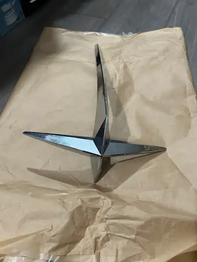 Rare 1952 meteor hood ornament. (Canadian Ford ) in nice shape $150 phone or text 306-960-2052