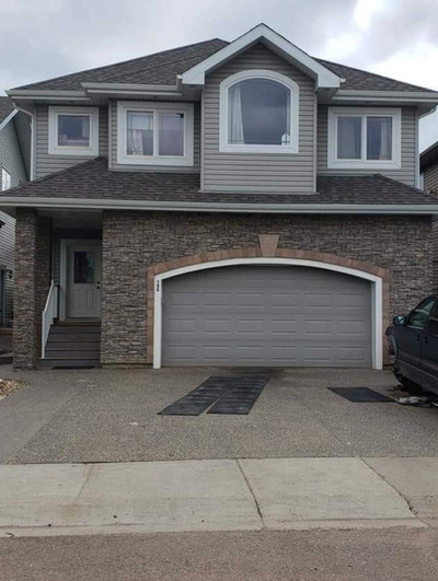 FORT MCMURRAY House For Rent 2400 sq House.