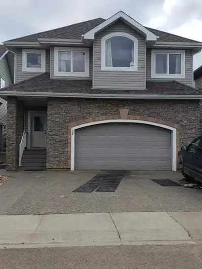 FORT MCMURRAY House For Rent 2400 sq House.