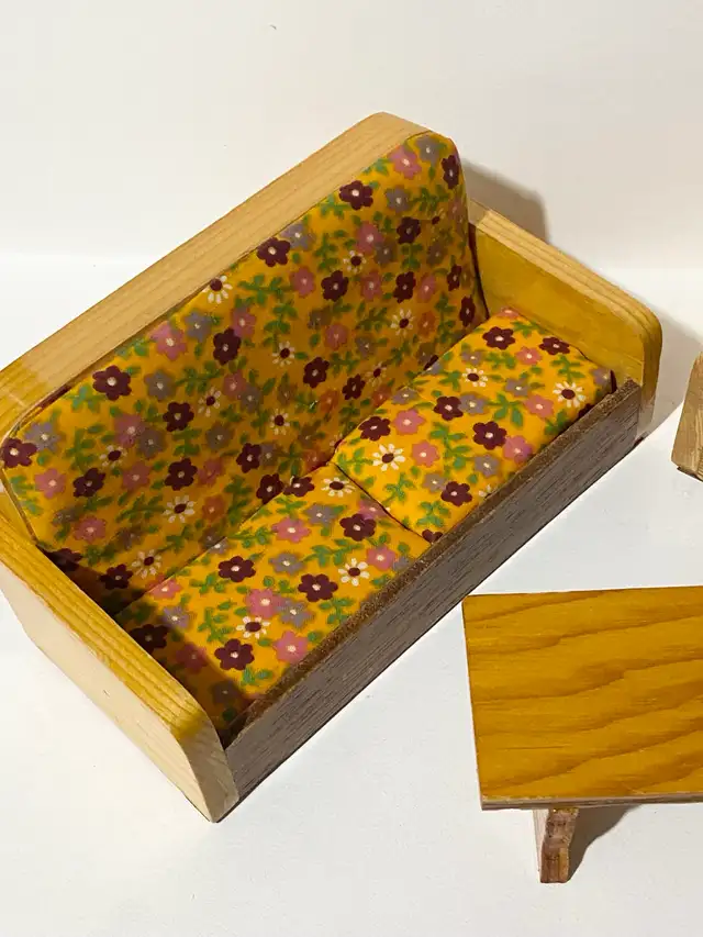 Vintage Barbie Size Fashion Doll Living Room Couches & Table Set in Toys & Games in Mississauga / Peel Region - Image 3