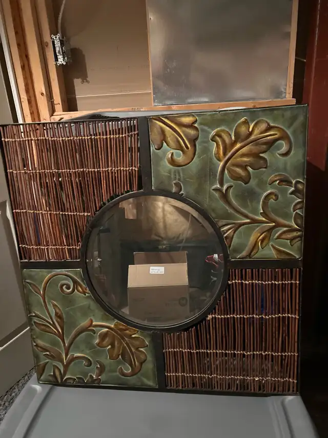Wall Mirror in Home Décor & Accents in Ottawa - Image 3