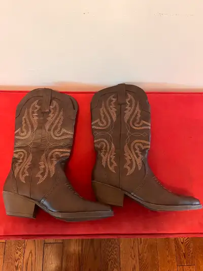 NEW Cowboy Boots Women Size 7 Brown Western Boots , View more