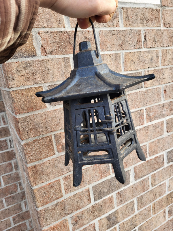 Vintage Cast Iron Candle Holder Japanese Pagoda in Arts & Collectibles in Hamilton - Image 2