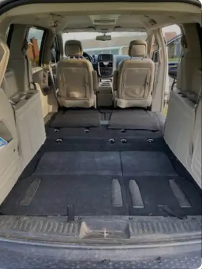514 647-8646. Des Mini van, pour petit déménagement et livraison, transport de meubles, Colis, boite...