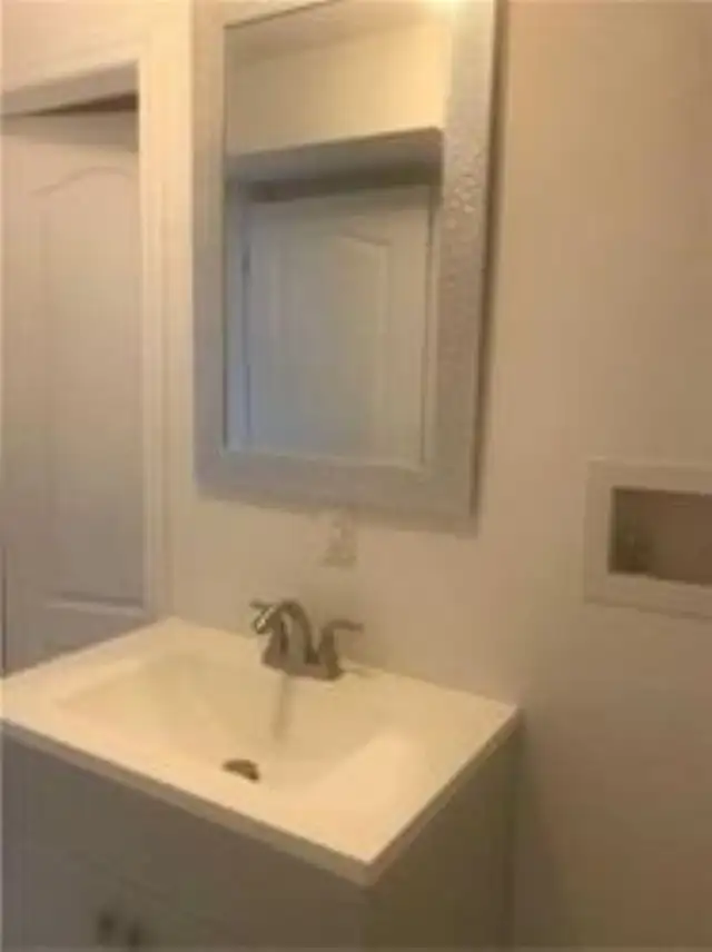 Basement Apartment for rent in Woodbridge/Vaughan in Long Term Rentals in Markham / York Region - Image 8