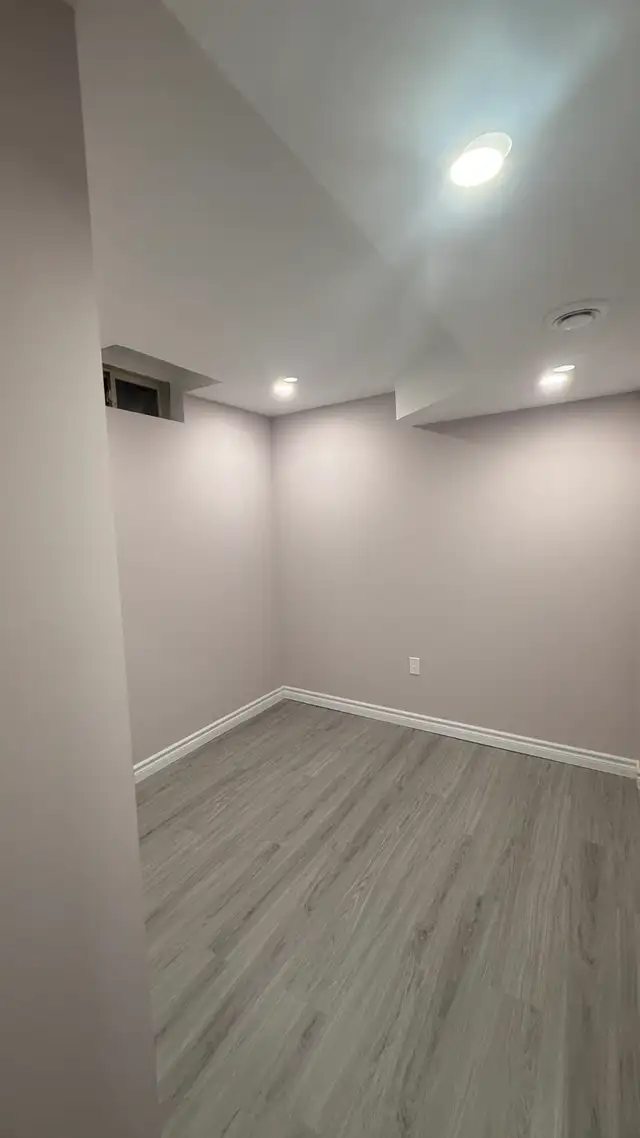 Private Room For Rent 1 Bedroom 1 Bath in Room Rentals & Roommates in Oshawa / Durham Region - Image 3