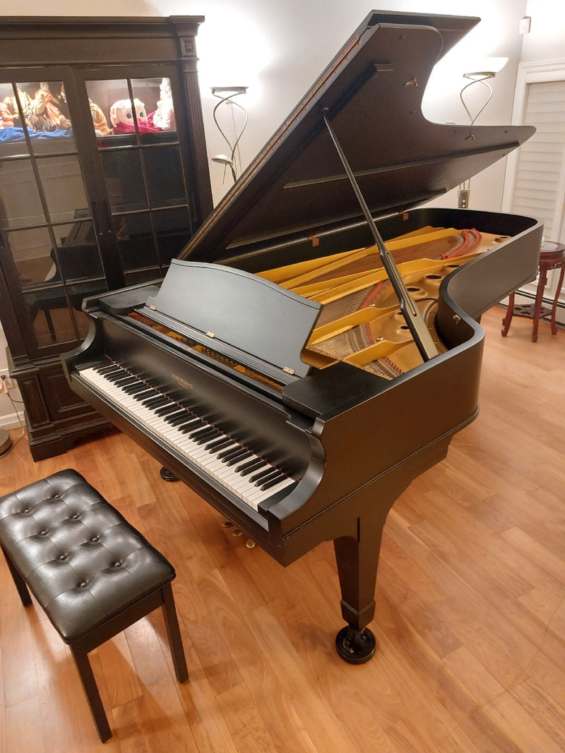 Heintzman 9' concert grand piano 1954 Pianos & Keyboards Calgary