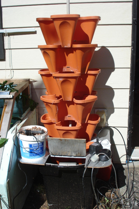 HDROPONIC GROWING SYSTEM in Other in Comox / Courtenay / Cumberland