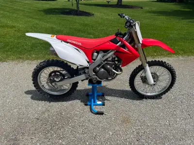 Selling my 2010 CRF 250R EFI dirtbike with Ownership. Everything that has been done: Less than 20 ho...