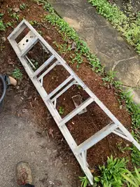 Aluminum a frame ladder