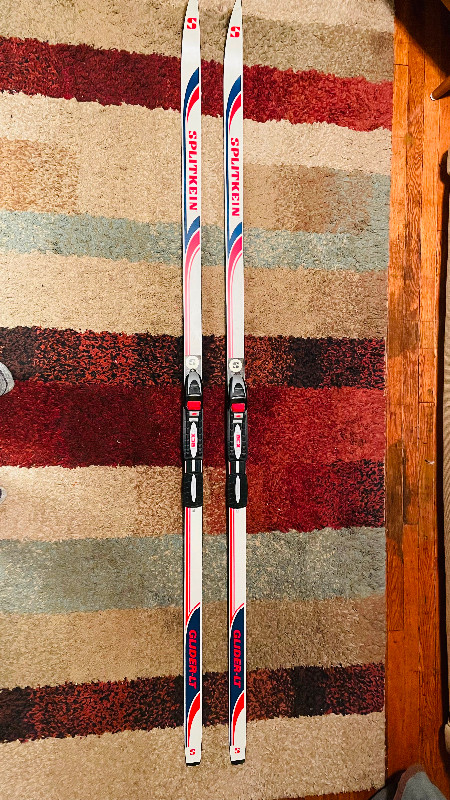 210 Splitkein Fibreglass X-Country Skis in Ski in North Bay