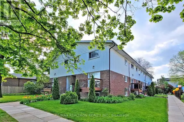 4 bedrooms, 2 bathrooms, whole townhouse for rent,