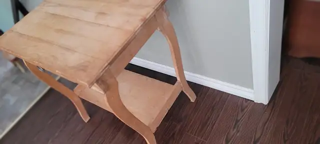WOODEN SIDE END SMALL TABLE WITH DRAWER & SHELF CAN USE AS DESK in Other Tables in Barrie - Image 4
