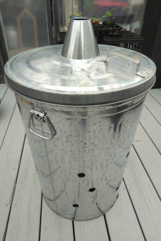 New 100L Galvanized Steel Incinerator Fire Bin for Burning Garde in Other in Moncton