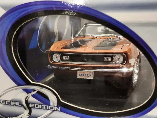 1968 Camaro Z/28 Coupe brown 1:18 diecast model  in Toys & Games in Edmonton - Image 6