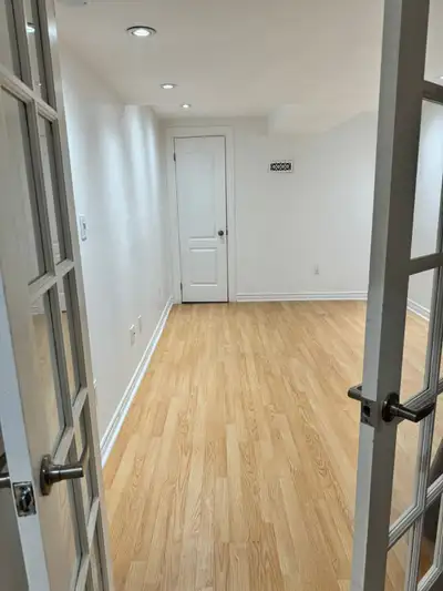 One BR basement apartment available Mississauga, Churchill Mead.