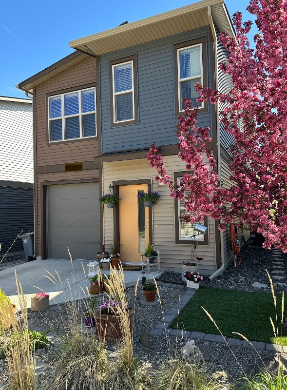 2 bed 2 bath Detached house in Pineview Valley Long Term Rentals