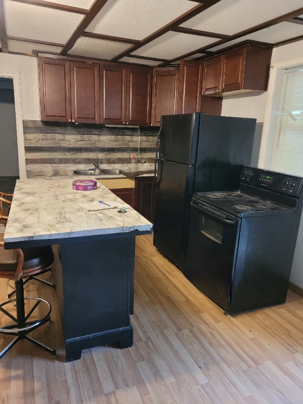 Newly renovated 2 bedroom great location Long Term Rentals