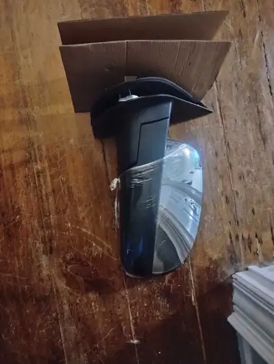 Brand new in the box,heated and power adjustable. Fits 07-13 Silverado/ Sierra. 80$ ( driver's side...