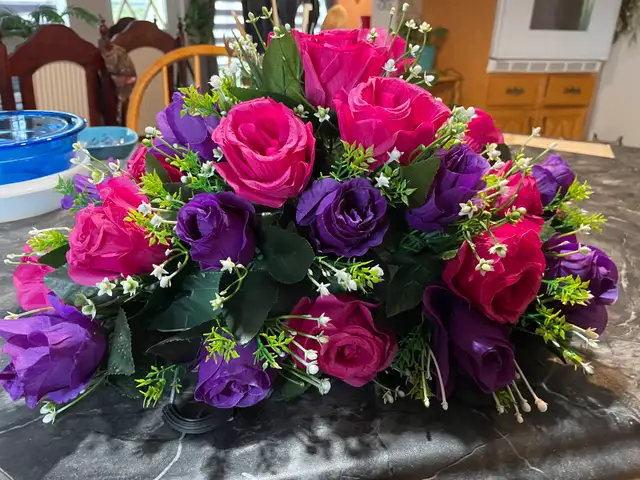 flowers arrangements fleural cemetery center peace in Hobbies & Crafts in Bathurst - Image 10