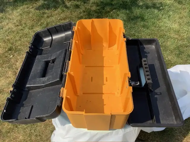 CRAFTSMAN TOOL BOX.64519991073539122