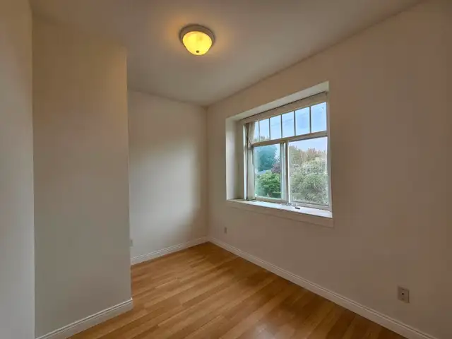 Vancouver 3 Bedrooms House Up for rent! Double Garage Included! in Long Term Rentals in Vancouver - Image 6
