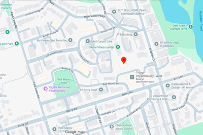 Bright and Spacious one bedroom plus den (650 sqft) condo in South Etobicoke, idea for a young coupl...