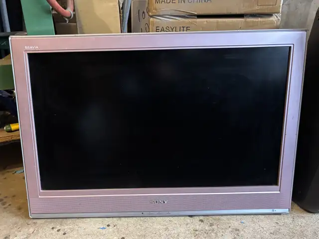 SONY Bravia TV in TVs in Kitchener / Waterloo - Image 2