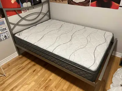 Lit double avec matelas, View more