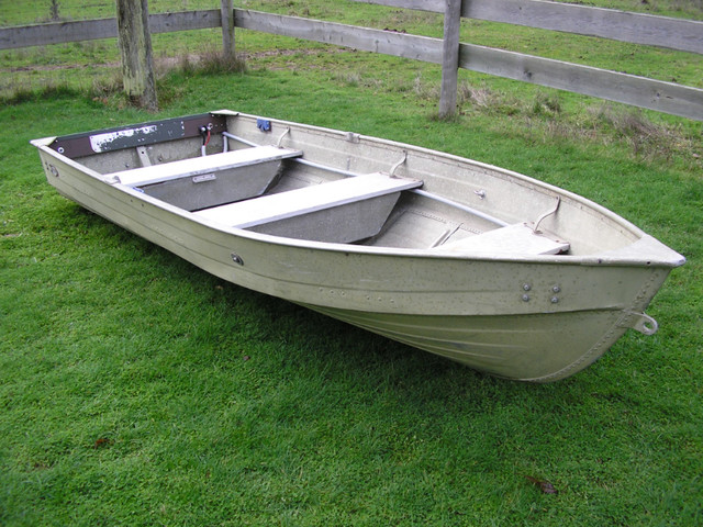 $900 · 12' MirroCraft Aluminum Boat in Powerboats & Motorboats in Victoria - Image 2