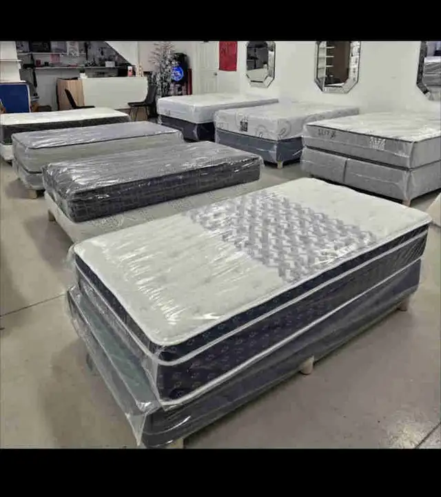 matelas avalible in Beds & Mattresses in City of Montréal - Image 2