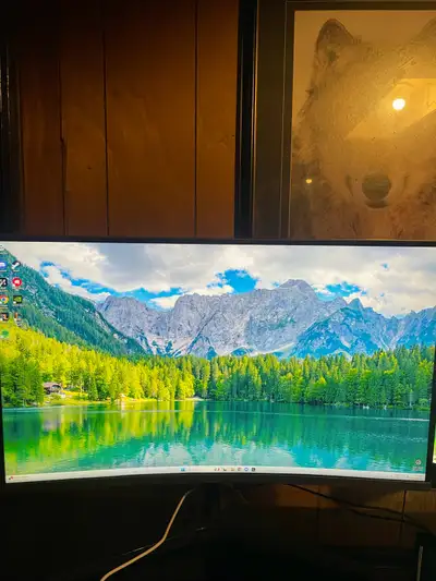 Good condition like new used. 2560x1440 144hz LC27JG52QQNXZA