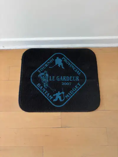 Hockey Skate Mat / Carpet - Tapis pour Patins, View more