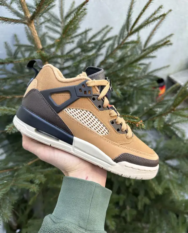 Kids shoes Jordan Spizike Low Flax Baroque Brown brand new 3,5Y  in Men's Shoes in Mississauga / Peel Region - Image 4