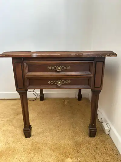 KROEHLER END TABLE / SIDE TABLE, View more