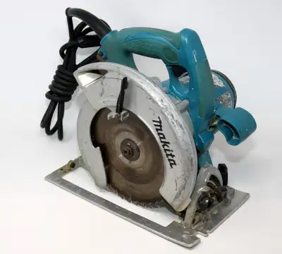 905 525 9448 HST Included Please check us out at: thompsonpawnbroker.com Items can be seen and teste...