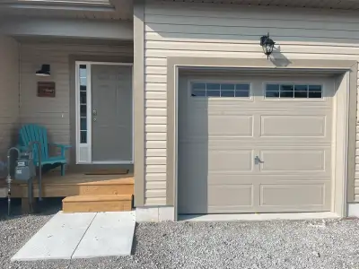 October 1st - 3 Bedroom Townhome