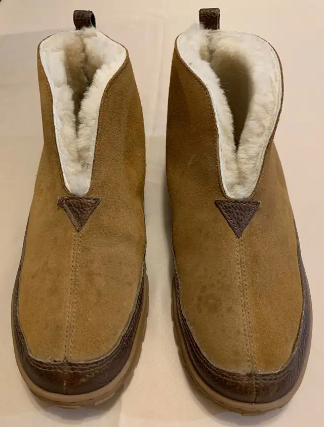 Eddie Bauer Men’s 9 Genuine Shearling Slip-Ons - Scarborough