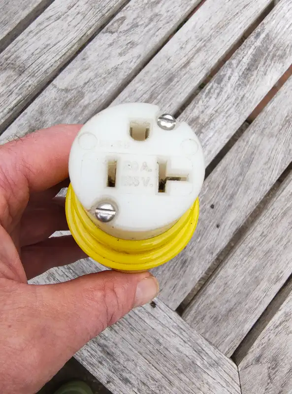 Straight Adapter, 30A 125V Male To 15A 125V Female in Other in St. Catharines - Image 2